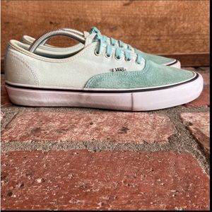 Van Sneakers. Men’s 11.